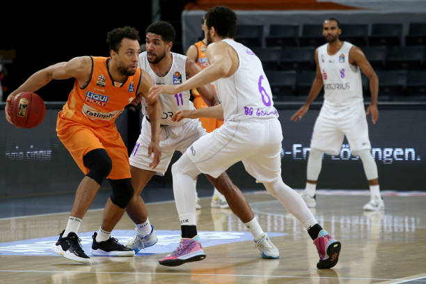 的巨星相比 的巨星相比