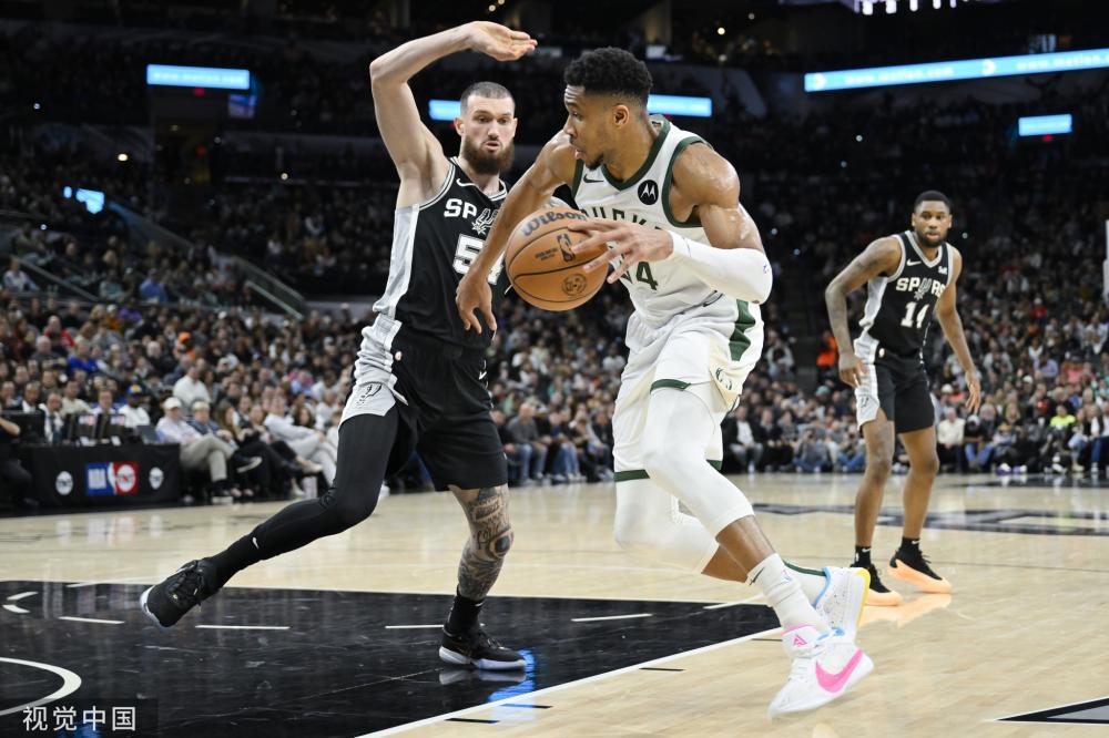 并重新赢得 并重新赢得